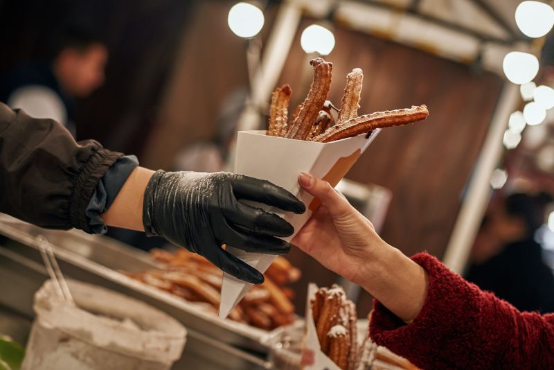 Imagen de unos churros que se entregan para llevar.